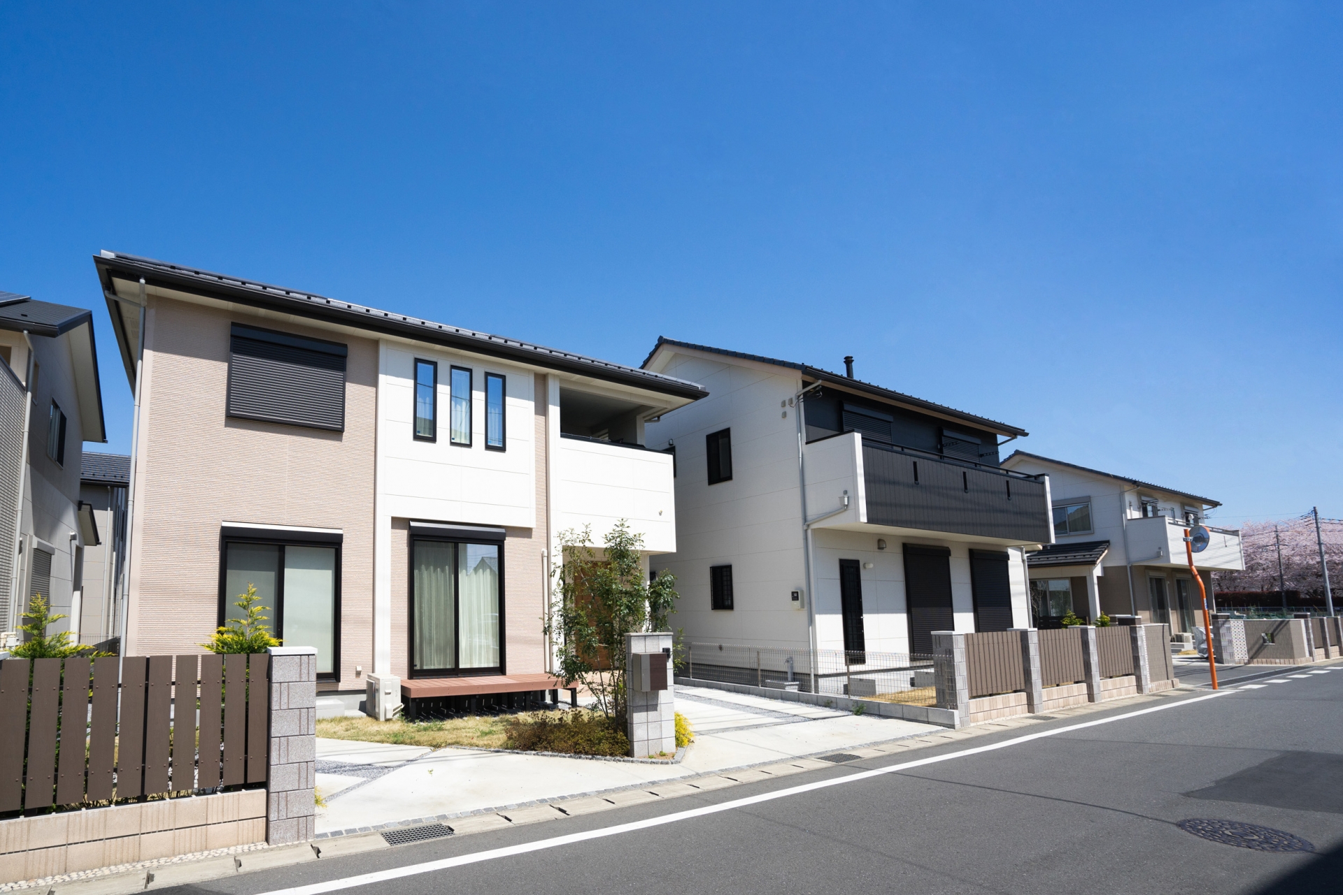 屋根や外壁の色を自由に決められない事がある？注意が必要な建築協定とは