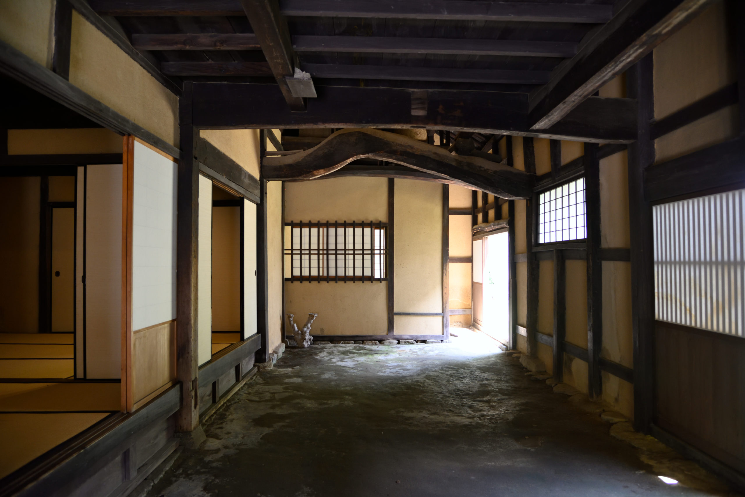「通り土間」って何？おしゃれな土間空間のススメ