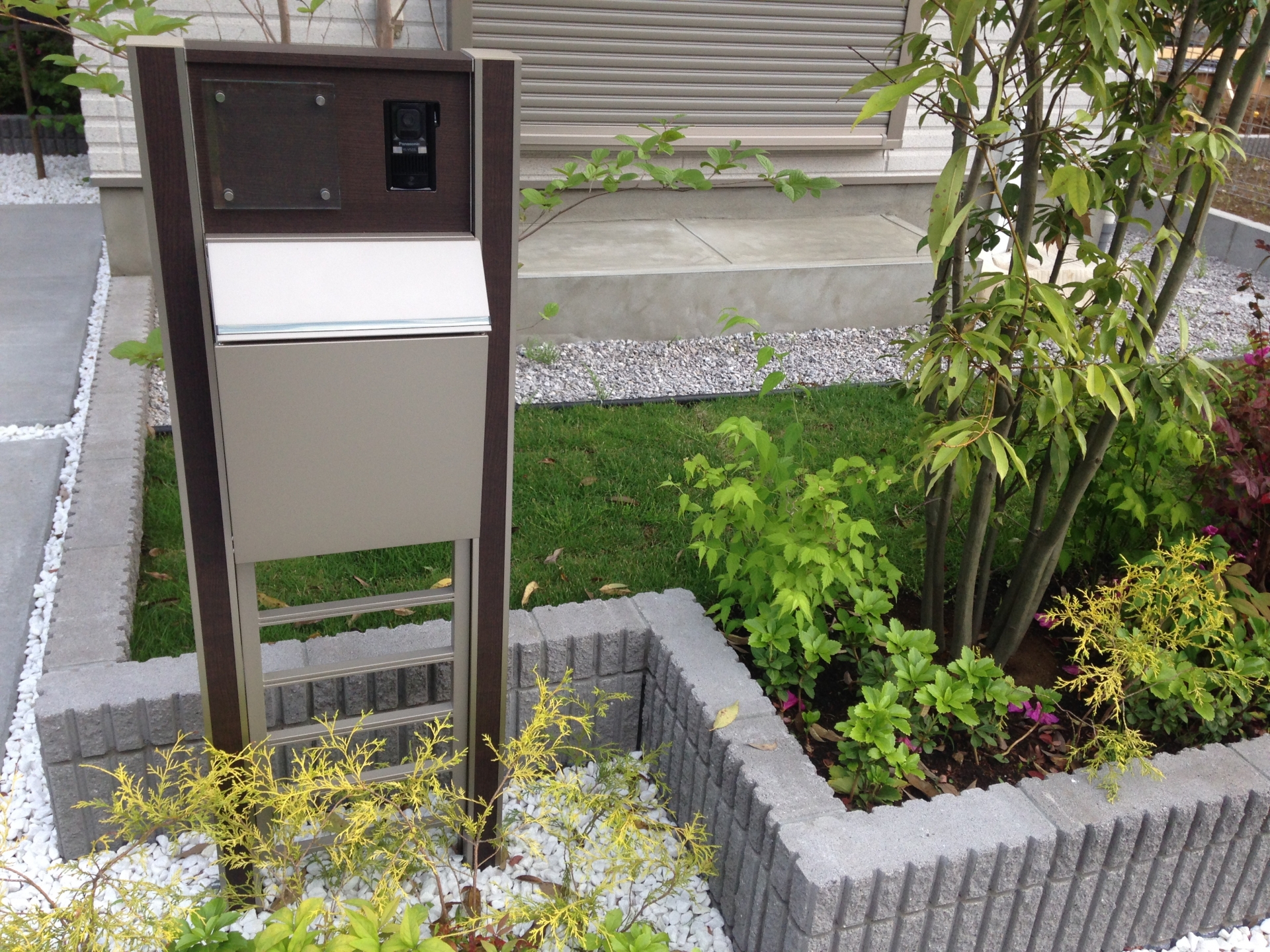 注文住宅だからこそできる！ポストで玄関を個性的にしよう